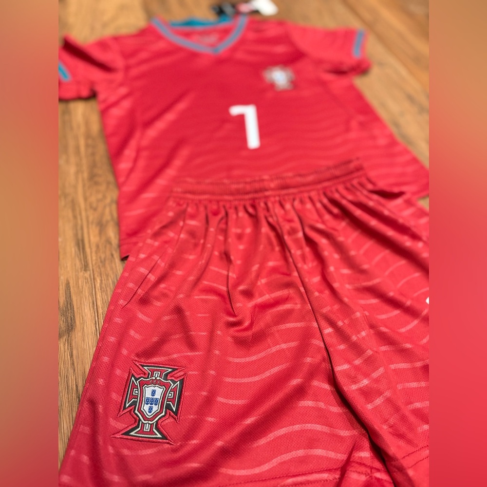 Cristiano Ronaldo 2026 Portugal Kids Soccer Kit - Brand New Just Dropped - Picture 4 of 5